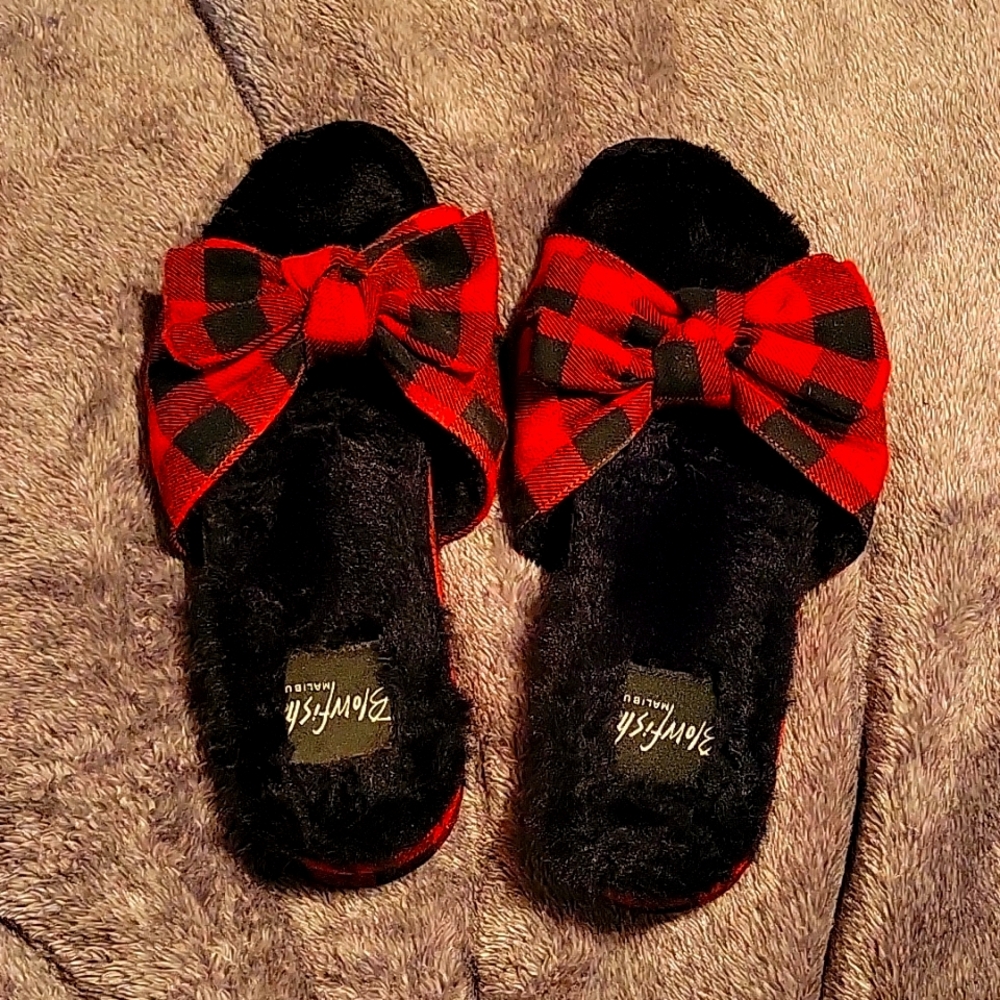 NWOT Blowfish 9.5 Fuzzy Slides